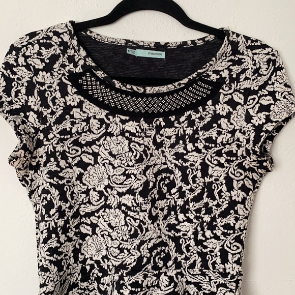 Maurice’s Black and White Floral Peplum Top - Picture 2 of 8